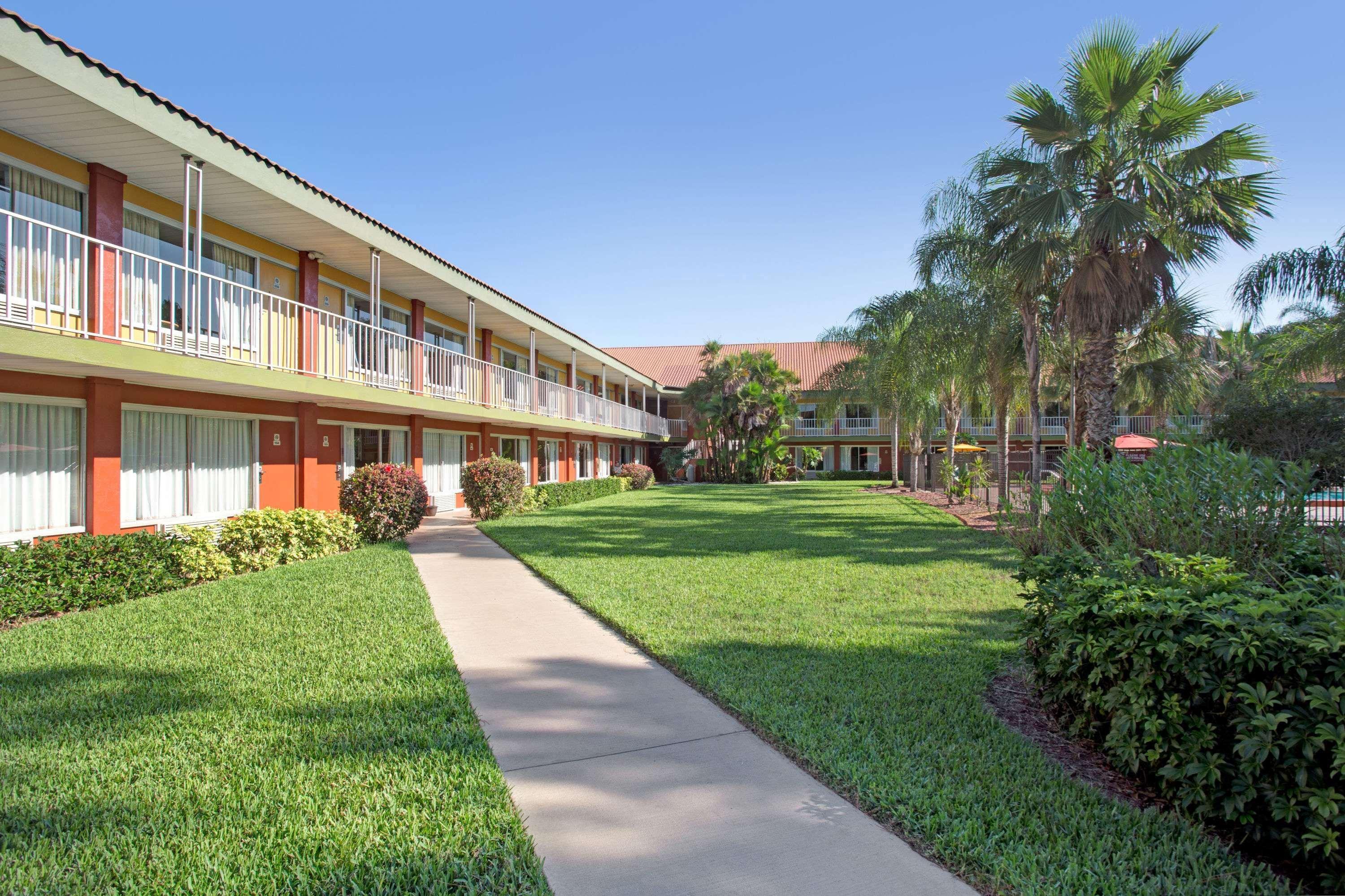 Days Inn By Wyndham Cocoa Cruiseport West At I-95/524 Exterior foto